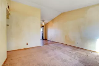 Photo #3: 2052152 Listing