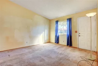 Photo #6: 2052152 Listing