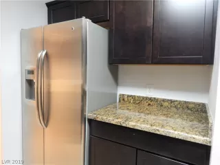 Photo #5: 2052161 Listing