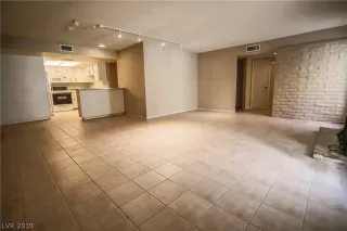 Photo #3: 2052322 Listing 