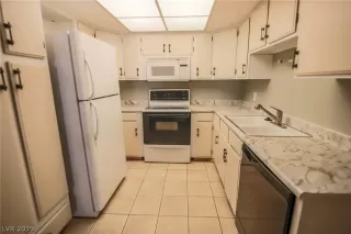 Photo #5: 2052322 Listing 