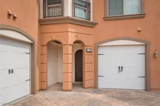 Photo #2: 2052381 Listing