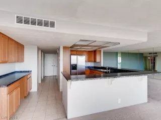 Photo #5: 2052419 Listing