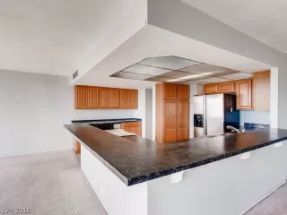 Photo #6: 2052419 Listing