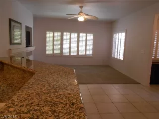 Photo #5: 2052457 Listing 