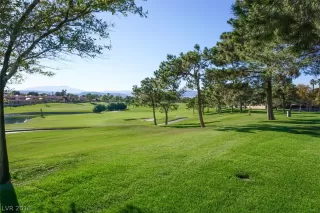 Photo #5: 2052528 Listing