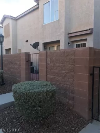 Photo #1: 2052532 Listing 