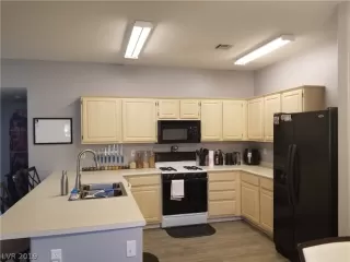 Photo #5: 2052568 Listing 