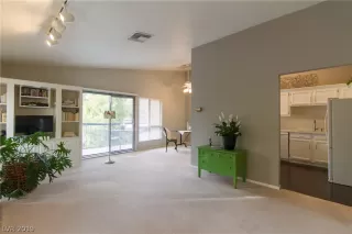 Photo #2: 2052623 Listing 