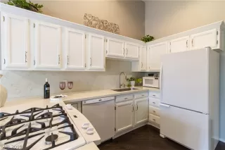 Photo #3: 2052623 Listing 