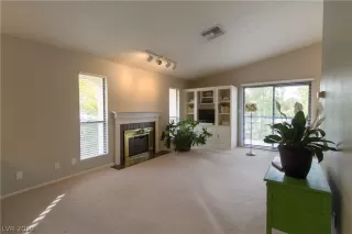 Photo #4: 2052623 Listing 