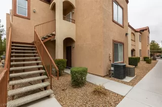 Photo #2: 2052643 Listing