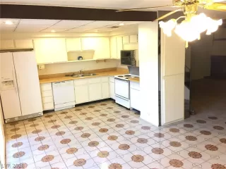 Photo #6: 2052690 Listing 