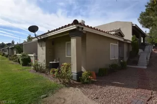 Photo #3: 2052781 Listing