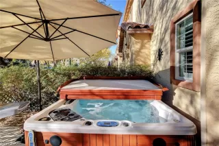 Photo #5: 2052792 Listing