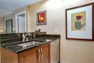 Photo #6: 2052814 Listing