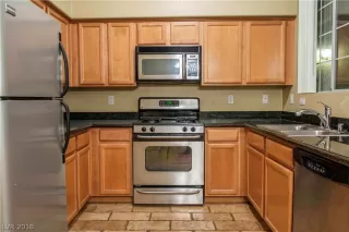 Photo #3: 2052897 Listing