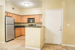 Photo #5: 2052897 Listing