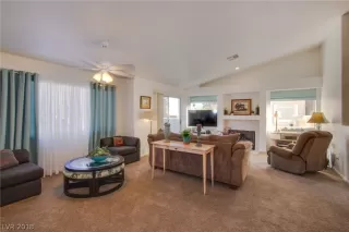 Photo #6: 2052931 Listing