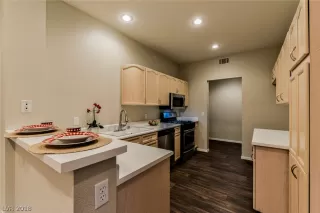 Photo #4: 2052938 Listing 