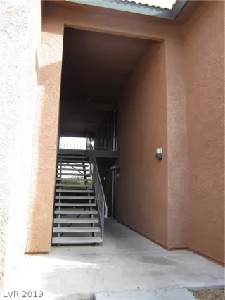 Photo #1: 2052983 Listing 