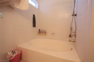 Photo #6: 2052990 Listing 
