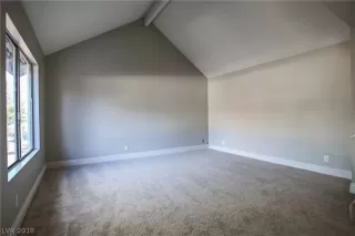 Photo #4: 2053000 Listing