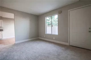 Photo #6: 2053000 Listing