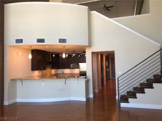 Photo #4: 2053036 Listing 