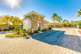 Photo #1: 2053069 Listing