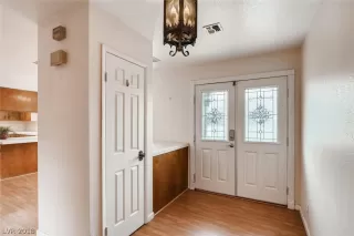 Photo #4: 2053098 Listing 