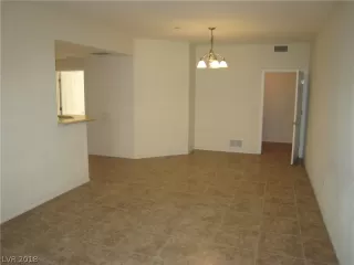 Photo #5: 2053243 Listing