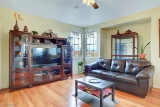 Photo #5: 2053260 Listing