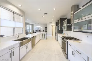 Photo #1: 2053346 Listing 