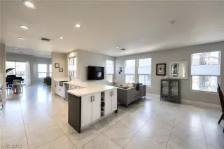 Photo #5: 2053346 Listing 