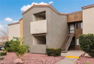 Photo #3: 2053382 Listing