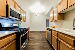Photo #4: 2053643 Listing 
