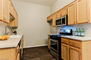 Photo #5: 2053643 Listing 