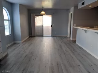 Photo #5: 2053660 Listing 