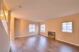 Photo #6: 2053829 Listing