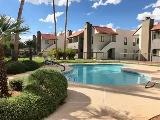 Photo #3: 2053971 Listing