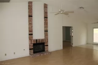 Photo #4: 2053992 Listing 