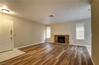 Photo #3: 2054018 Listing