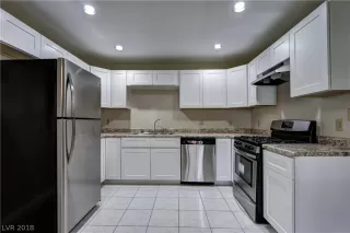 Photo #6: 2054018 Listing