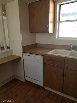 Photo #3: 2054228 Listing 