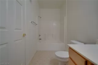 Photo #3: 2054318 Listing