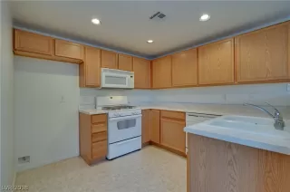 Photo #6: 2054318 Listing