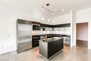 Photo #4: 2054326 Listing