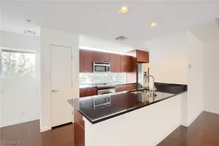 Photo #4: 2054337 Listing