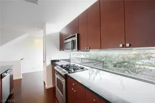 Photo #5: 2054337 Listing